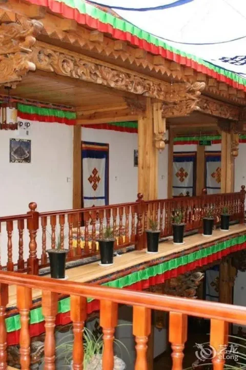 Шангри-Ла: Shangri-la Tibetan Family Inn