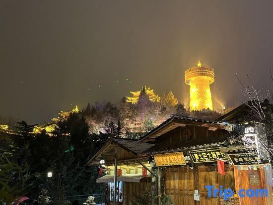Шангри-Ла: Shangri-la Tibetan Family Inn