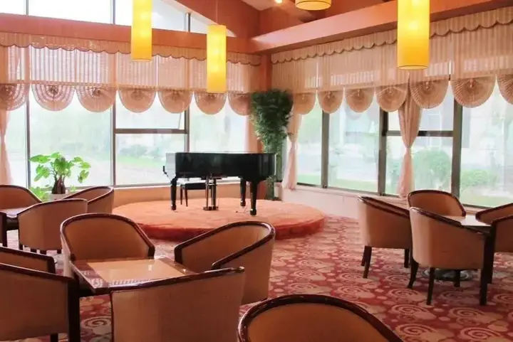 Ляньюньган: Lianyungang Dong Yuan International Hotel