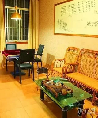 Наньнин: Nanning Hawks Holiday Hotel