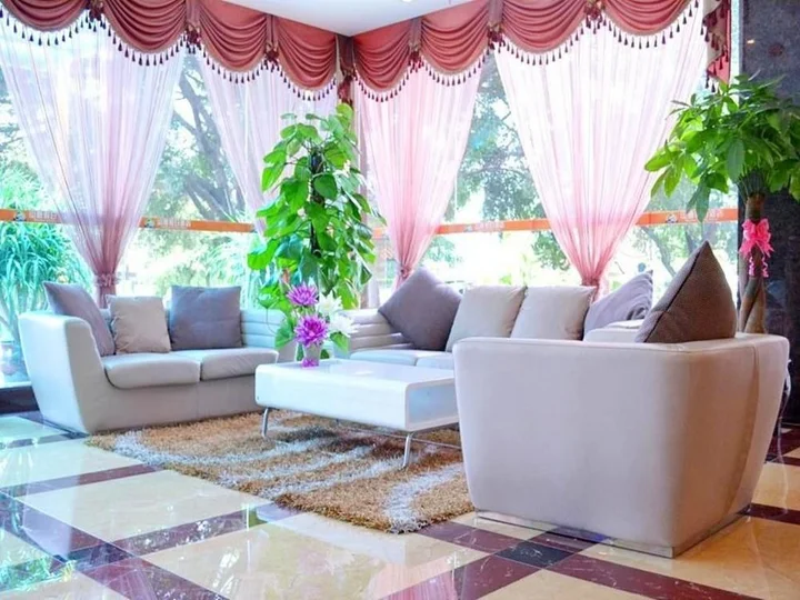 Наньнин: Nanning Hawks Holiday Hotel