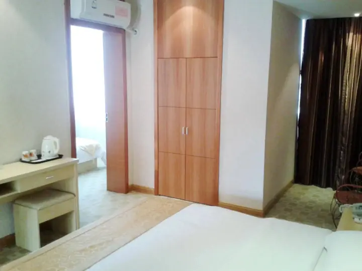 Наньнин: Nanning Hawks Holiday Hotel