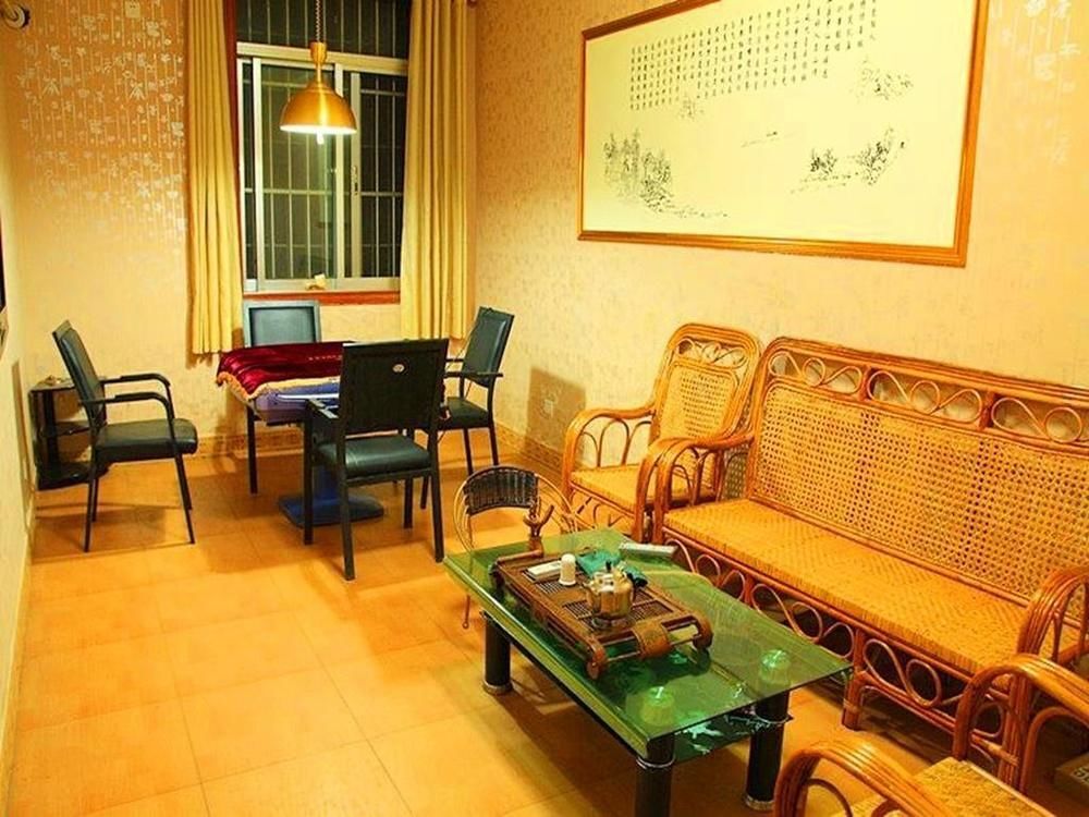Наньнин: Nanning Hawks Holiday Hotel