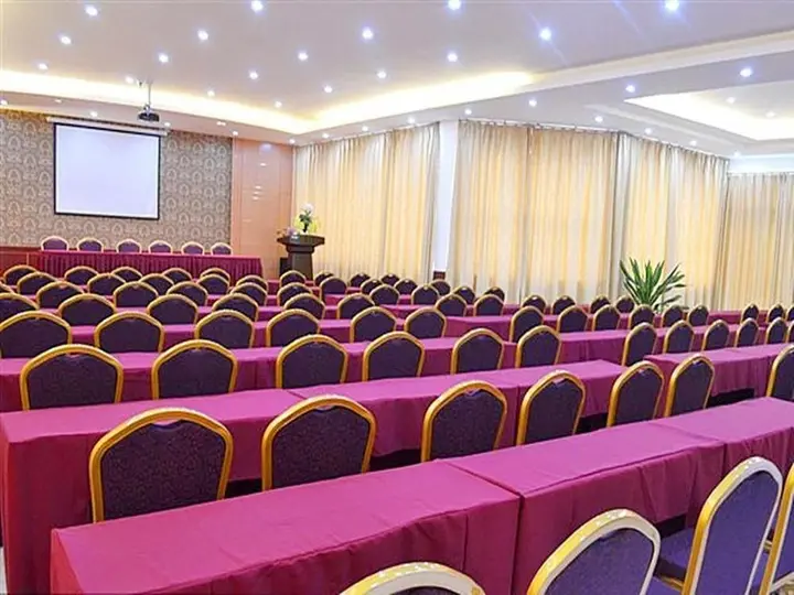 Наньнин: Nanning Hawks Holiday Hotel