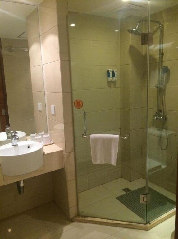 Наньнин: Nanning Hawks Holiday Hotel