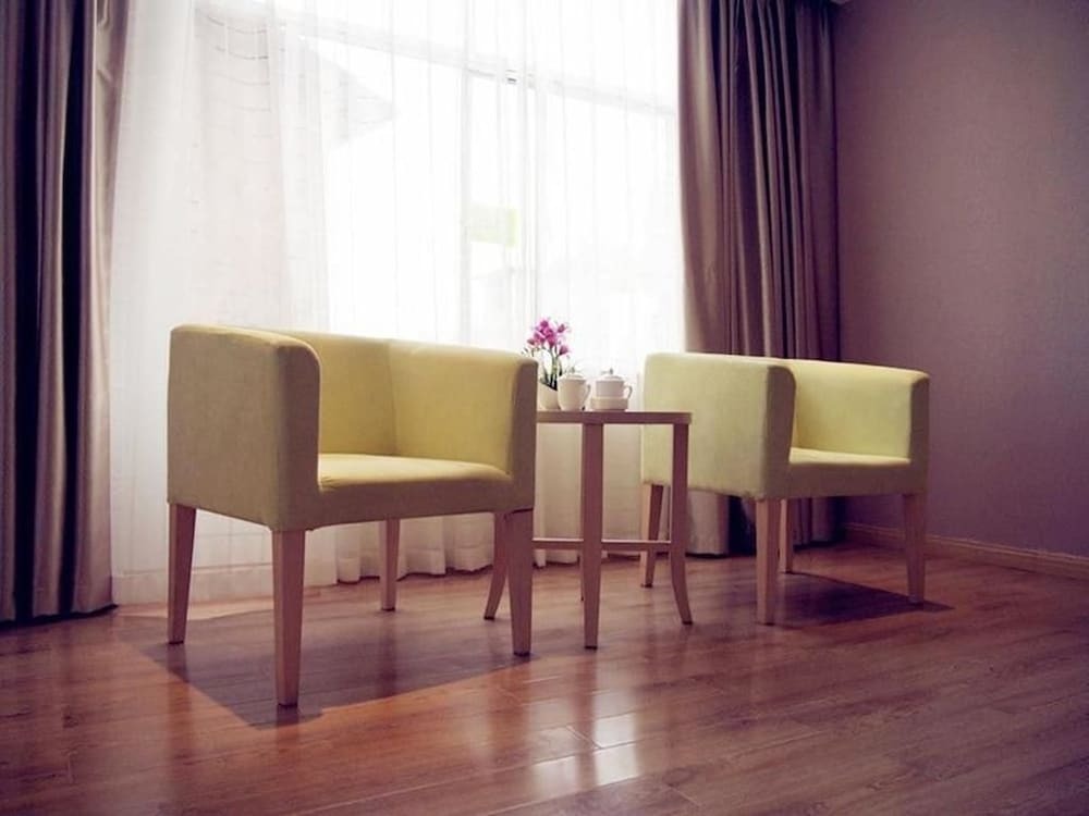 Шанграо: Wuyue Jingqu Hotel Sanqingshan
