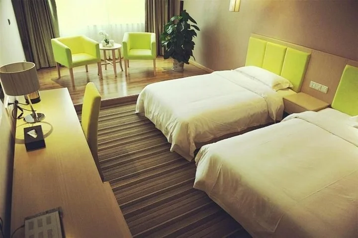 Шанграо: Wuyue Jingqu Hotel Sanqingshan