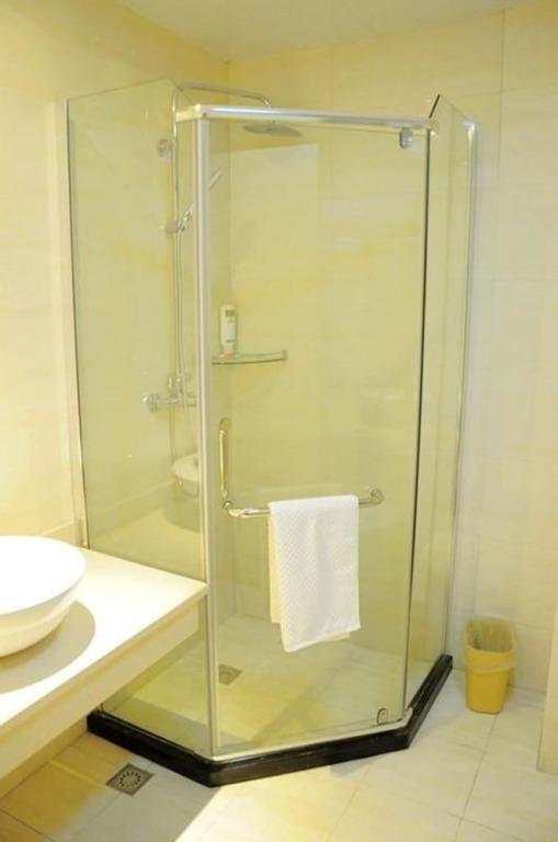 Шанграо: Wuyue Jingqu Hotel Sanqingshan