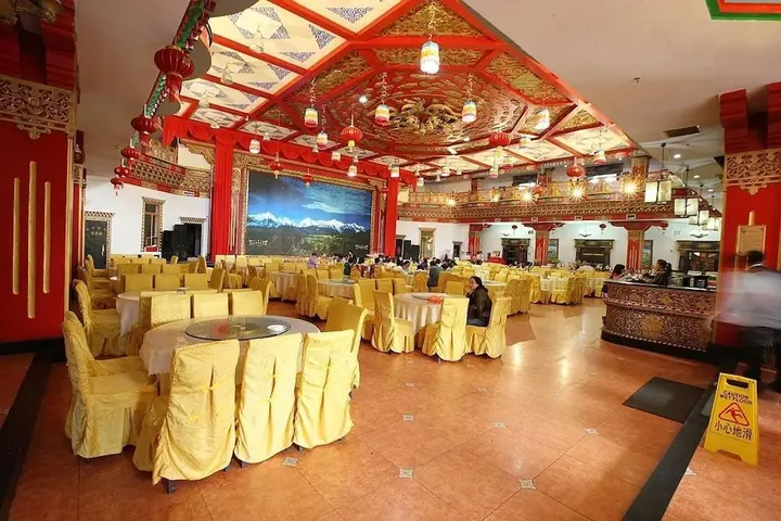 Шангри-Ла: Shangri-la Zhaxidele Hotel