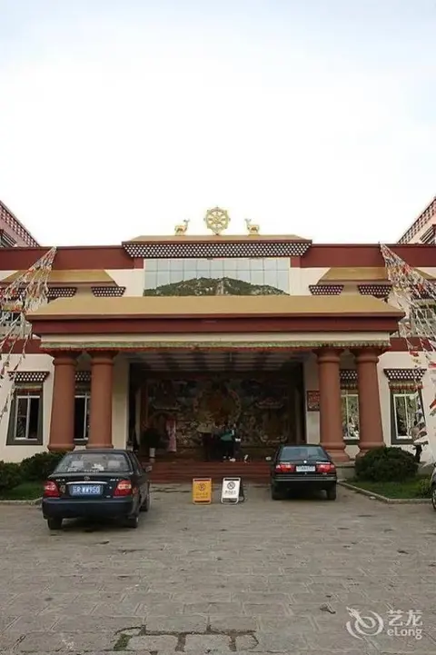Шангри-Ла: Shangri-la Zhaxidele Hotel