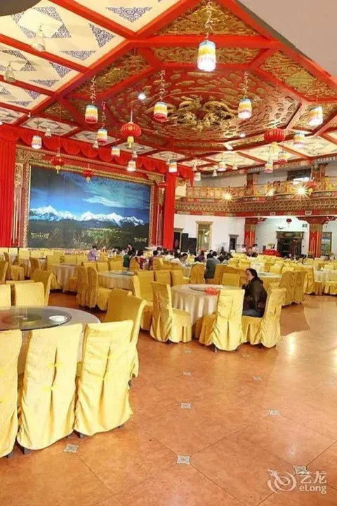 Шангри-Ла: Shangri-la Zhaxidele Hotel