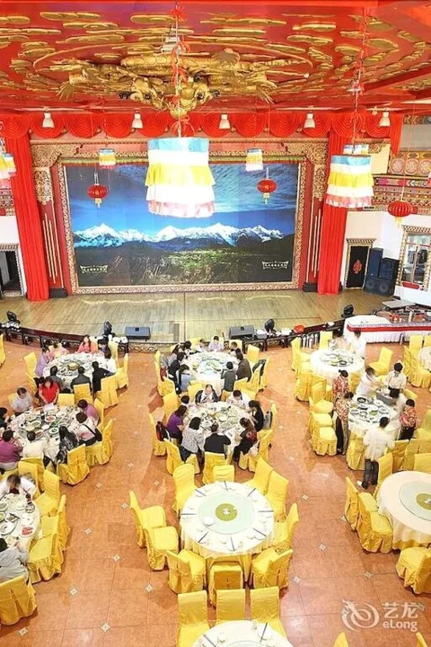 Шангри-Ла: Shangri-la Zhaxidele Hotel