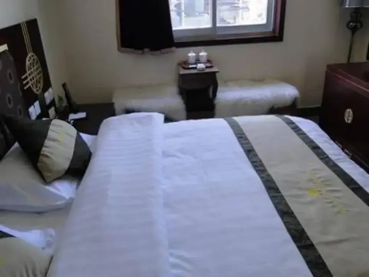 Шангри-Ла: Shangri-la Zhaxidele Hotel