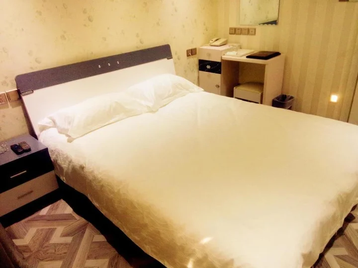 Лоян: Longbai Business Hotel