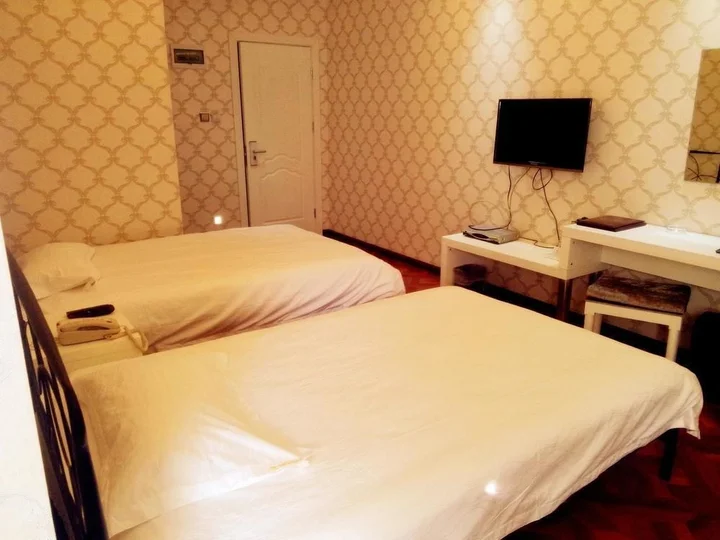 Лоян: Longbai Business Hotel