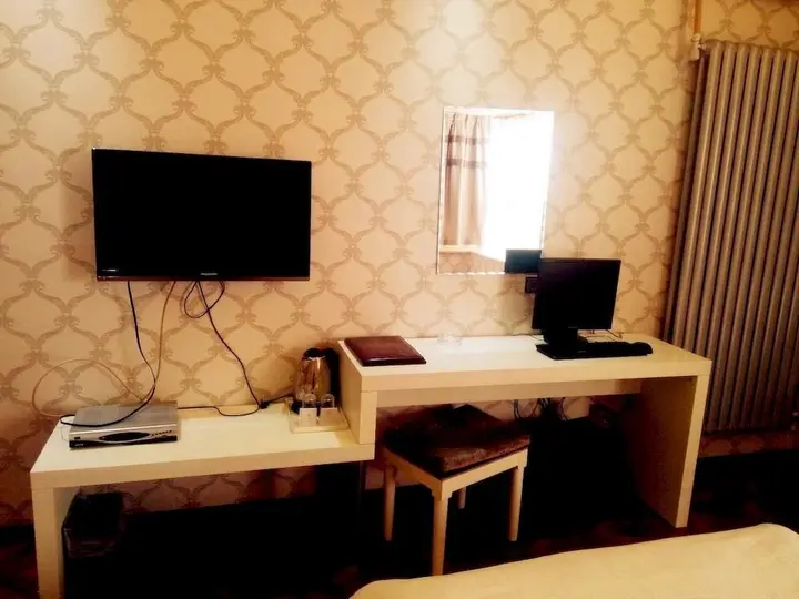 Лоян: Longbai Business Hotel