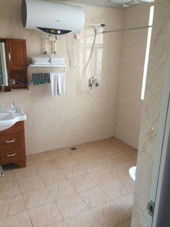 Лоян: Longbai Business Hotel