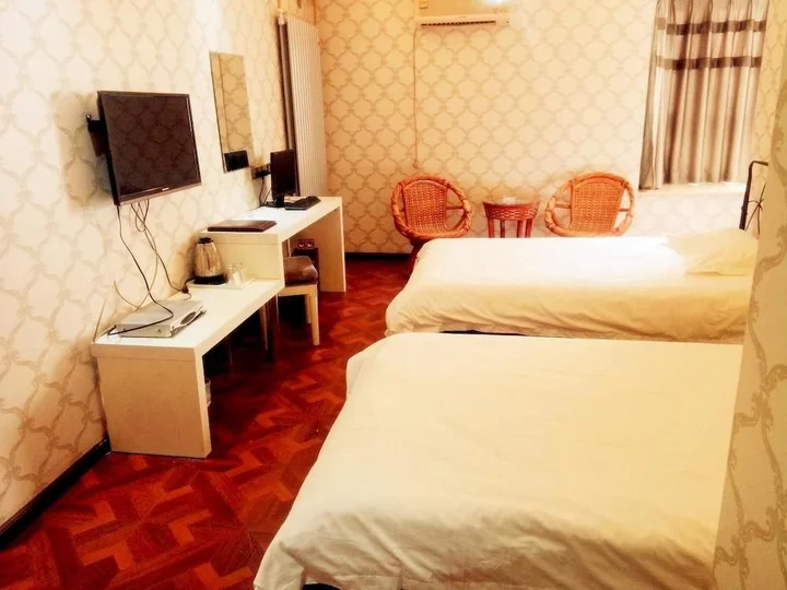 Лоян: Longbai Business Hotel
