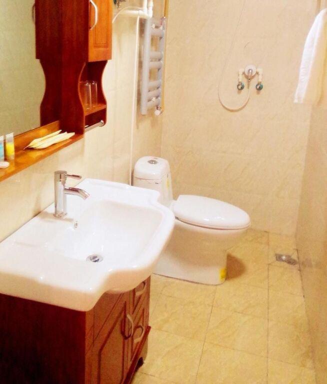 Лоян: Longbai Business Hotel
