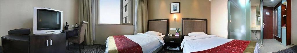 Цзинань: Hirun Jinan International