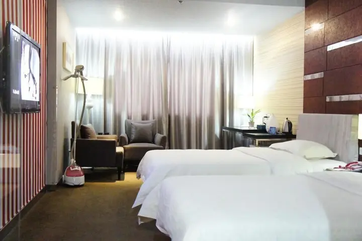 Чжэнчжоу: Zhengzhou Oak 5 Seasons Hotel