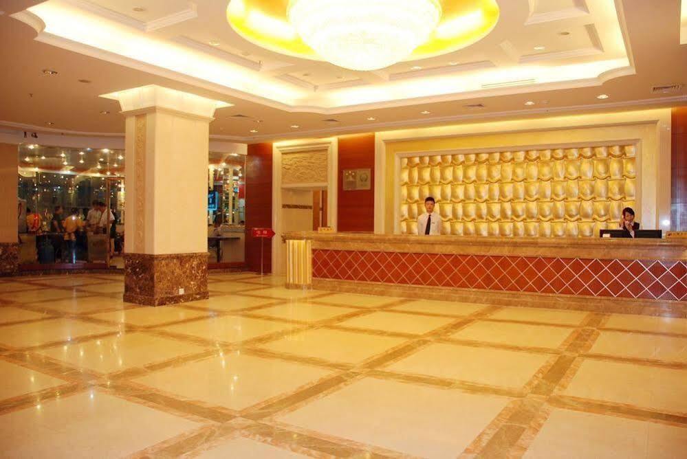Хойчжоу: Out Sky Hotel
