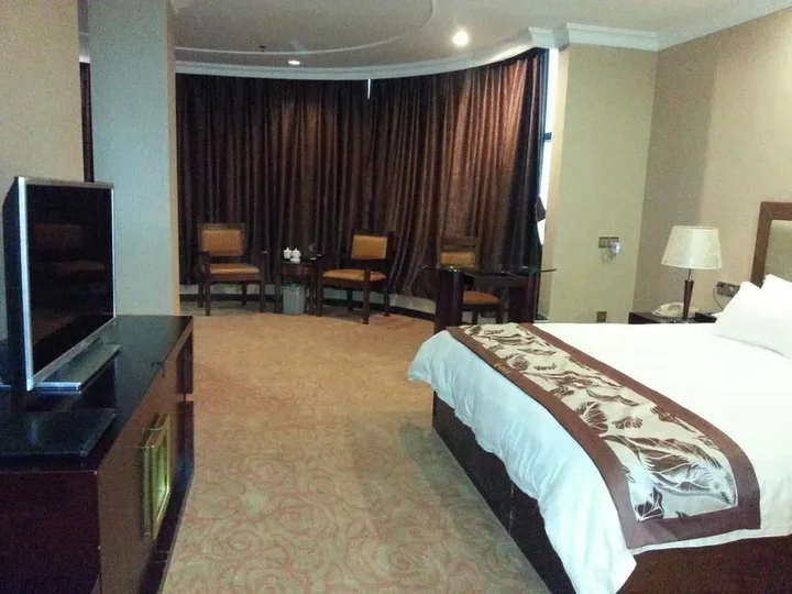 Цзиньюань: Vienna Classic Hotel Lianzhou Tower