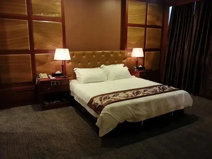 Цзиньюань: Vienna Classic Hotel Lianzhou Tower