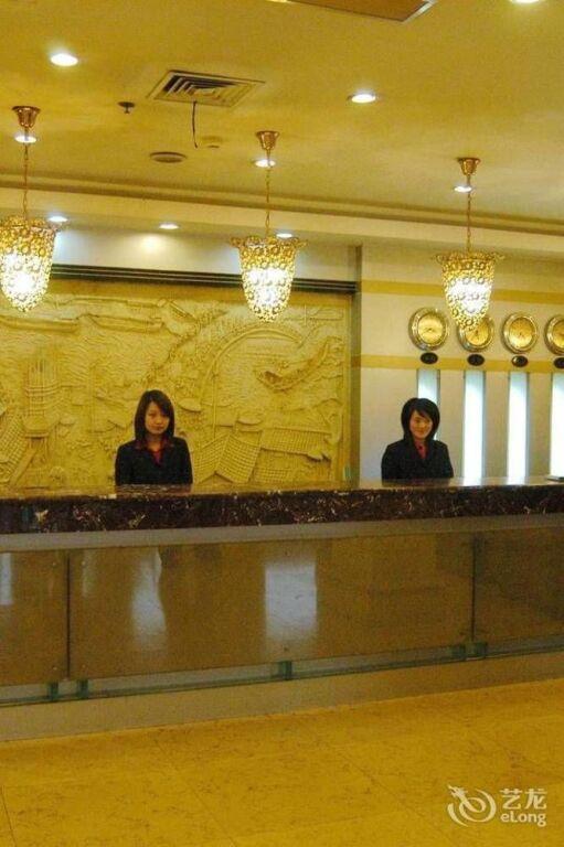Уху: Baolongyuan Hotel Wuhu