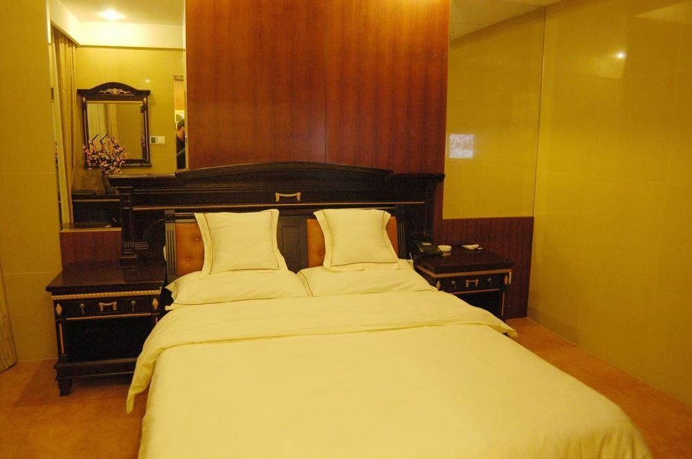 Уху: Baolongyuan Hotel Wuhu