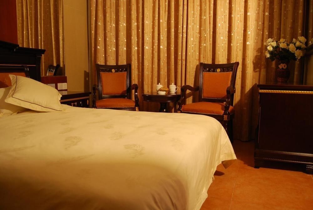 Уху: Baolongyuan Hotel Wuhu