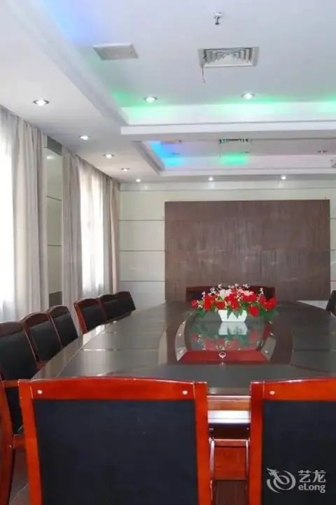 Уху: Baolongyuan Hotel Wuhu