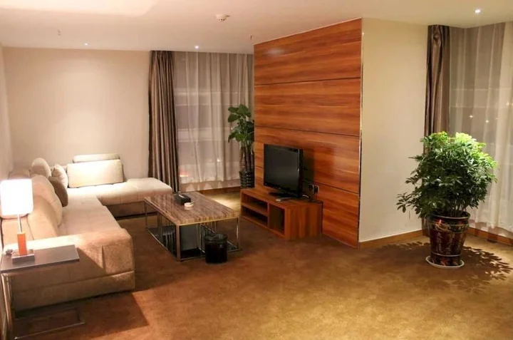 Линьи: Huiquan Shangting Hotel