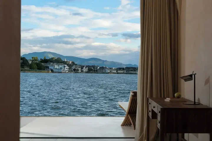 Дали: Dali Shuanglang Luna Seaview Hotel