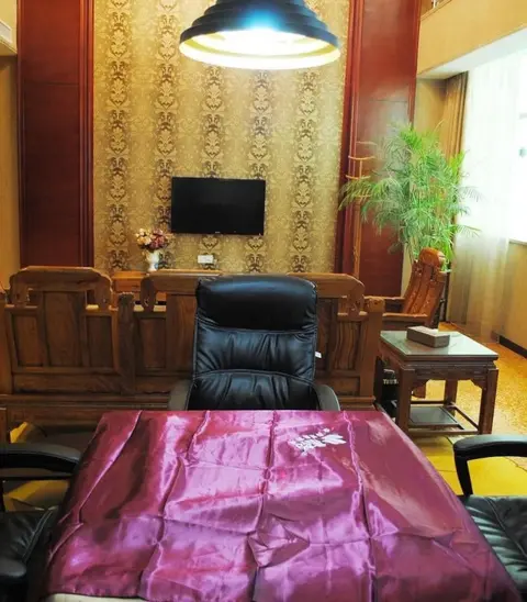 Лоян: Luo Yang Disney Hotel