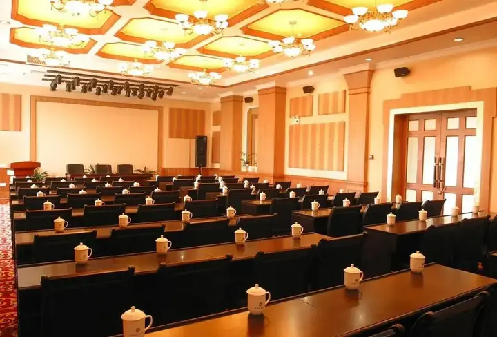 Бэйхай: Beihai Offshore Petroleum Building
