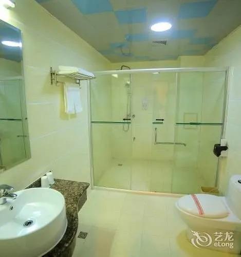 Наньнин: Nannning Jinyibang Hotel