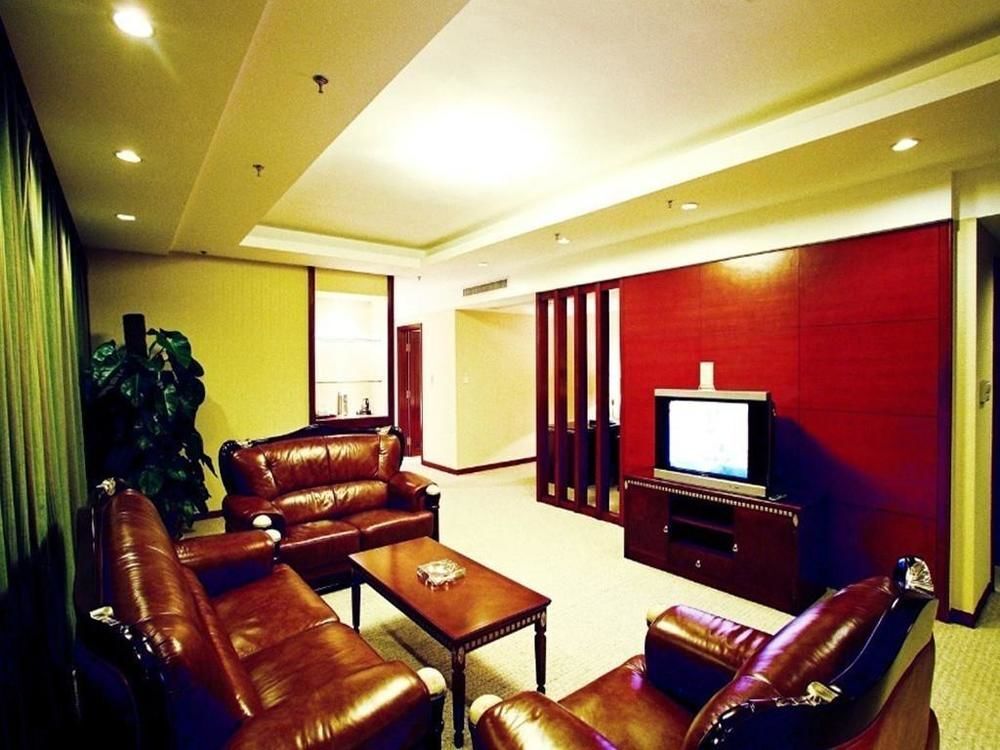 Линьи: Yijing Holiday Hotel