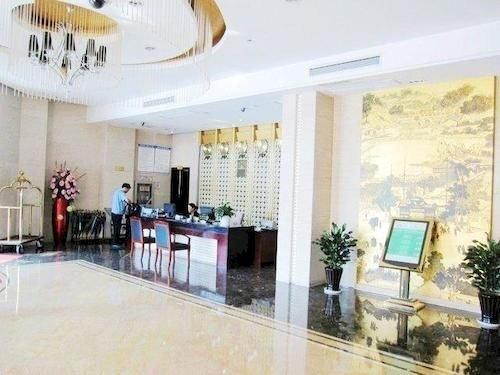 Чжэньцзян: Yangzhong New World Hotel