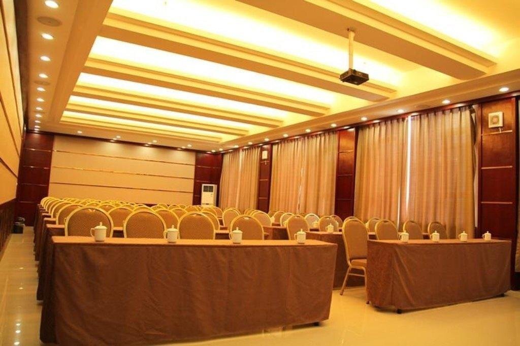 Шиянь: Ronghe Holiday Hotel