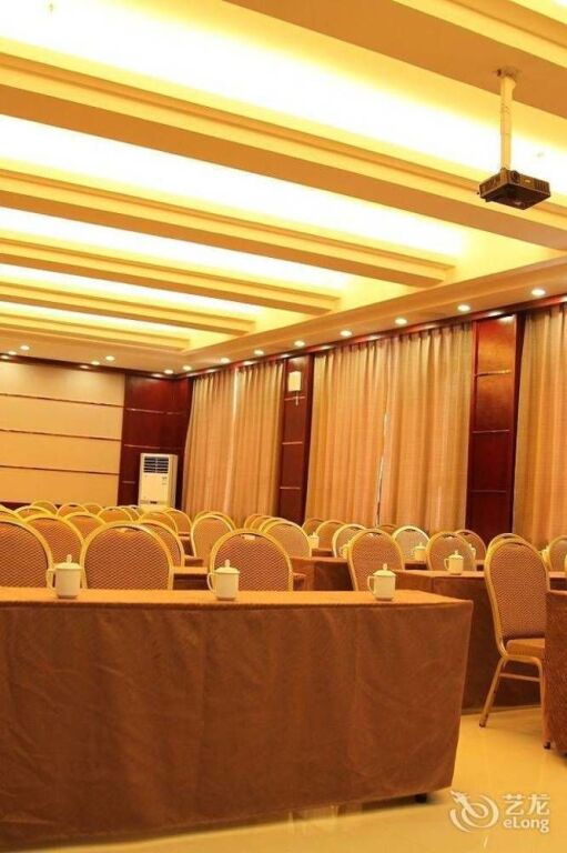 Шиянь: Ronghe Holiday Hotel