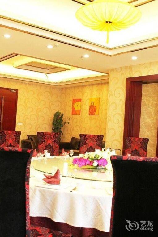 Шиянь: Ronghe Holiday Hotel