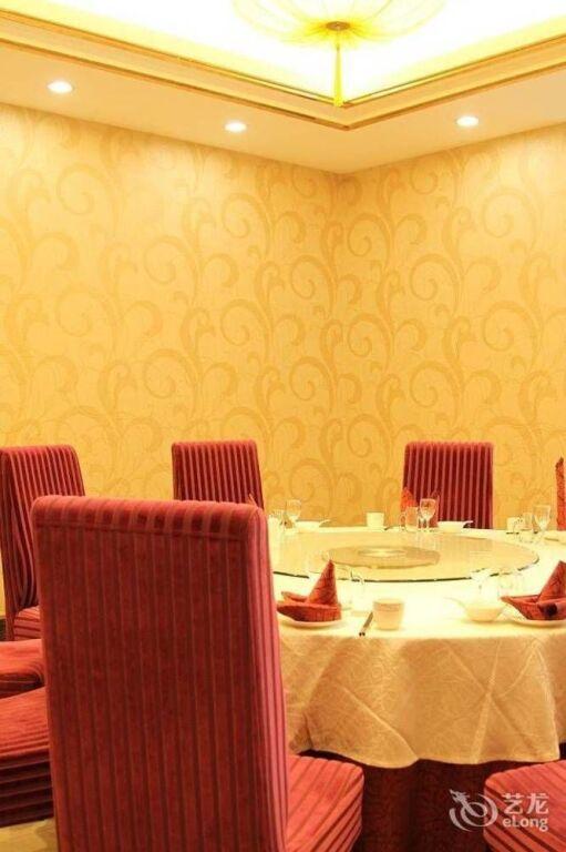 Шиянь: Ronghe Holiday Hotel