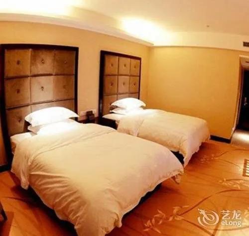 Шиянь: Ronghe Holiday Hotel