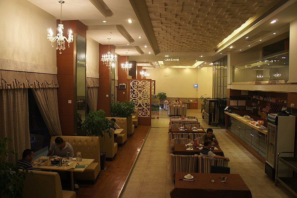 Цзиньюань: Borrman Hotel Qingyuan Fogang Bus Station