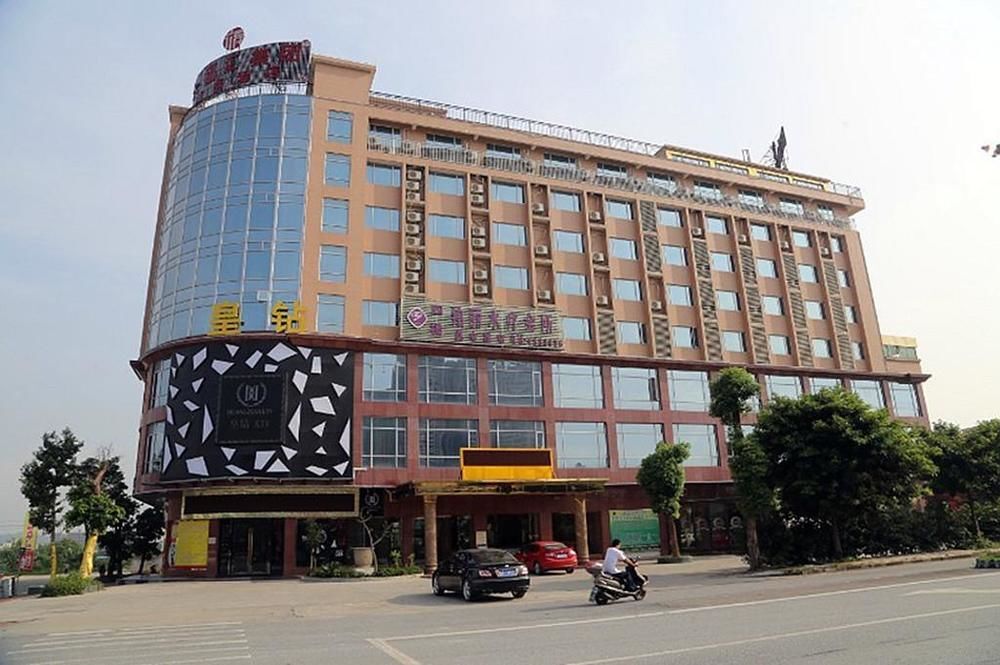 Цзиньюань: Borrman Hotel Qingyuan Fogang Bus Station