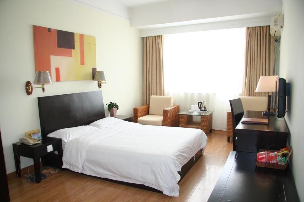 Бэйхай: Boutique Holiday Hotel (Beihai Beibuwan Square)