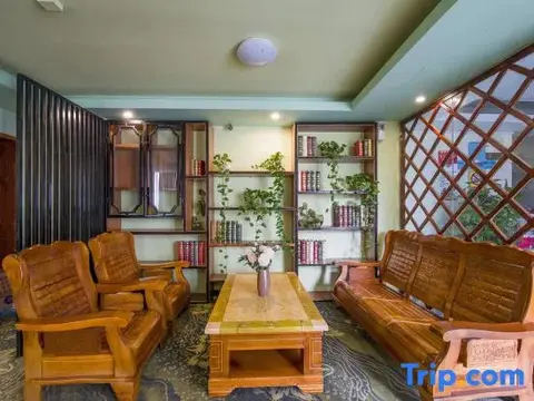 Бэйхай: Boutique Holiday Hotel (Beihai Beibuwan Square)