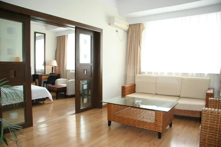 Бэйхай: Boutique Holiday Hotel (Beihai Beibuwan Square)