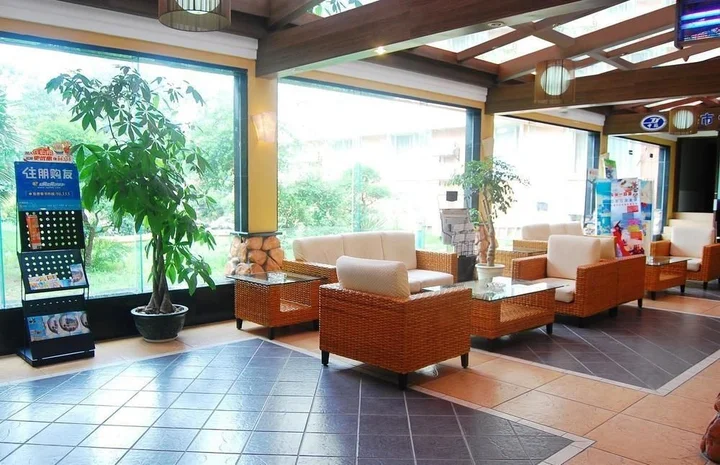 Бэйхай: Boutique Holiday Hotel (Beihai Beibuwan Square)